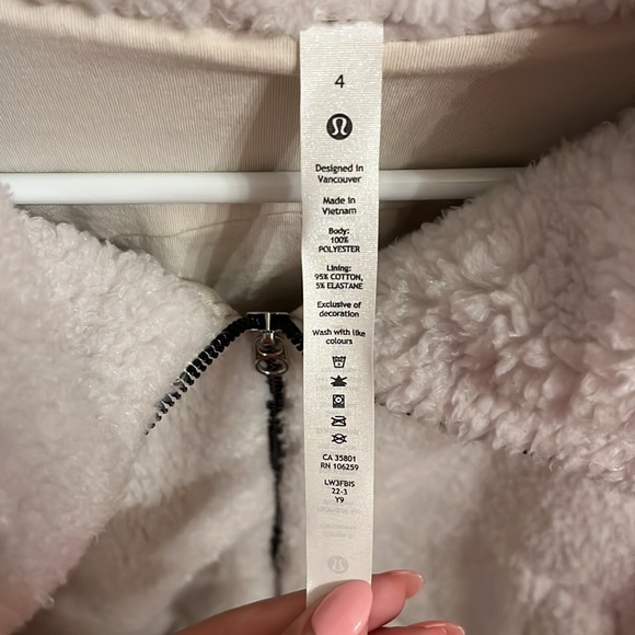 Never worn but took off the tags. In perfect condition with zero flaws - Picture 3 of 5